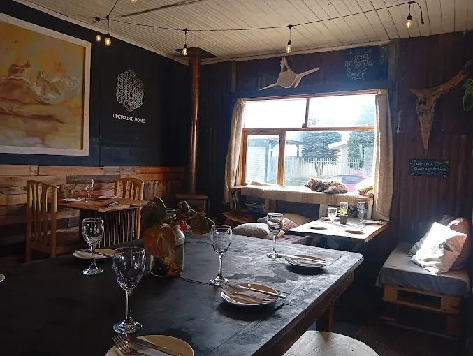 Interior Upcycling Resto & Experience